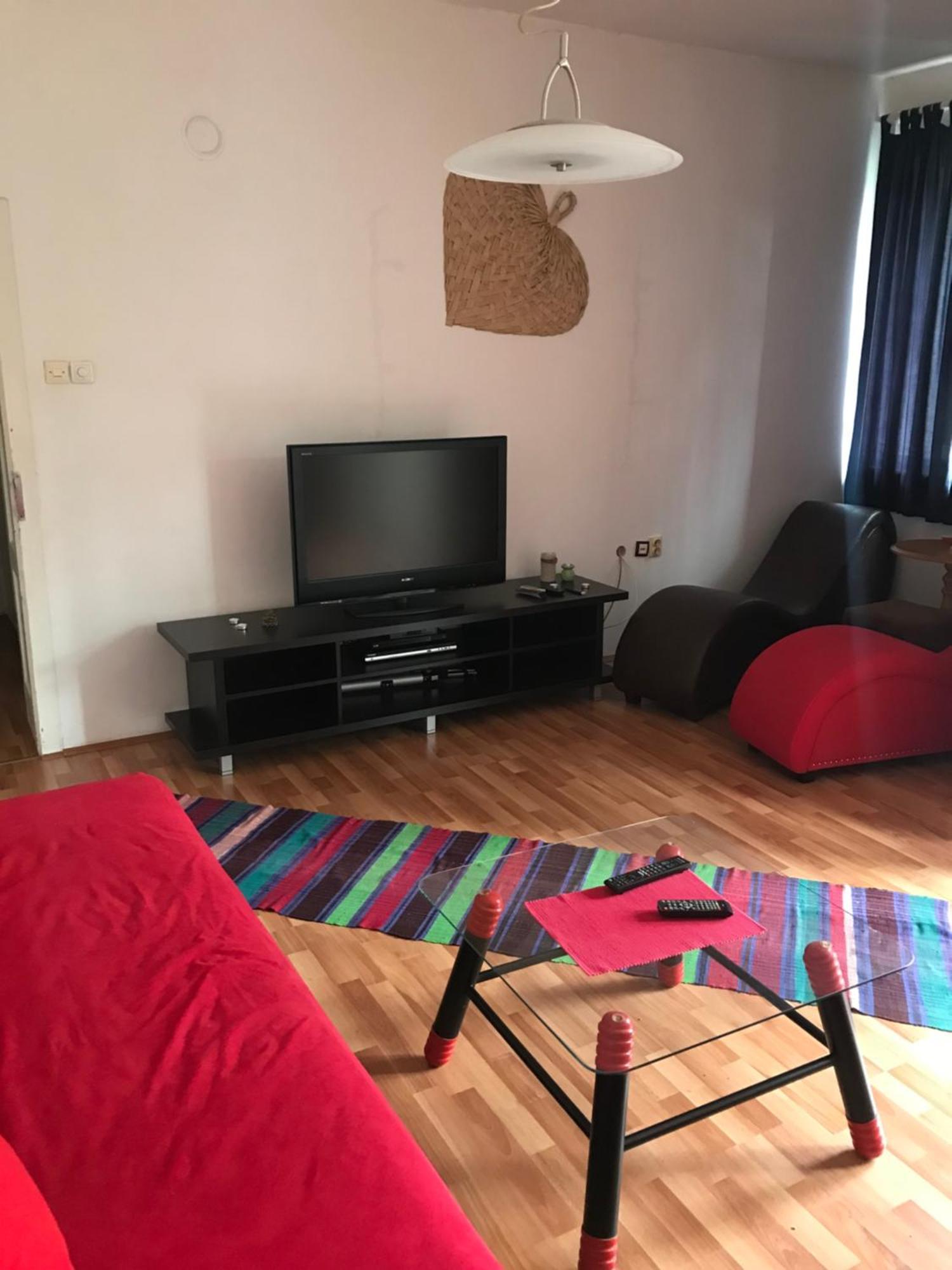 Apartament Cacak Luaran gambar