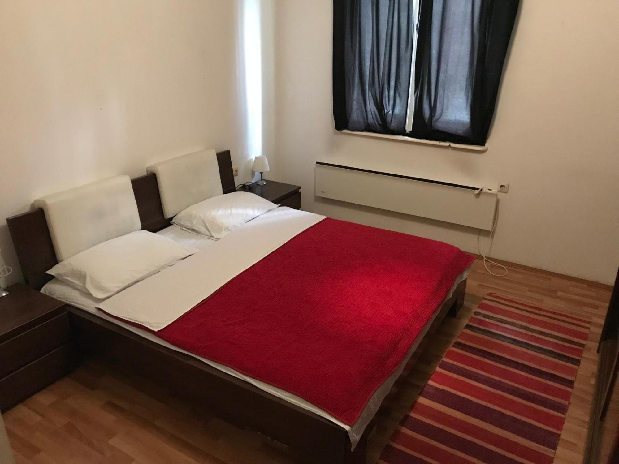 Apartament Cacak Luaran gambar