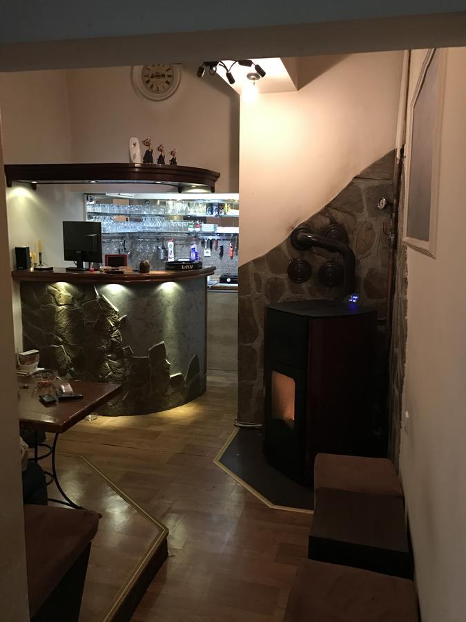 Apartament Cacak Luaran gambar