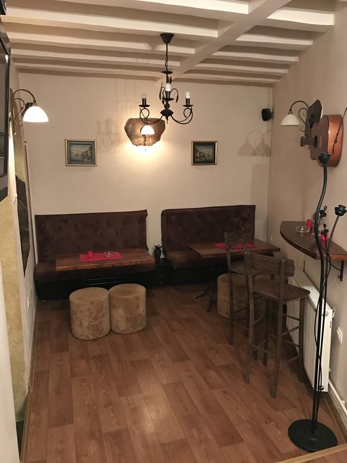 Apartament Cacak Luaran gambar